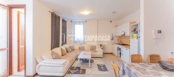 2 rooms Apartment in Magenta, Italy No. 275857 8