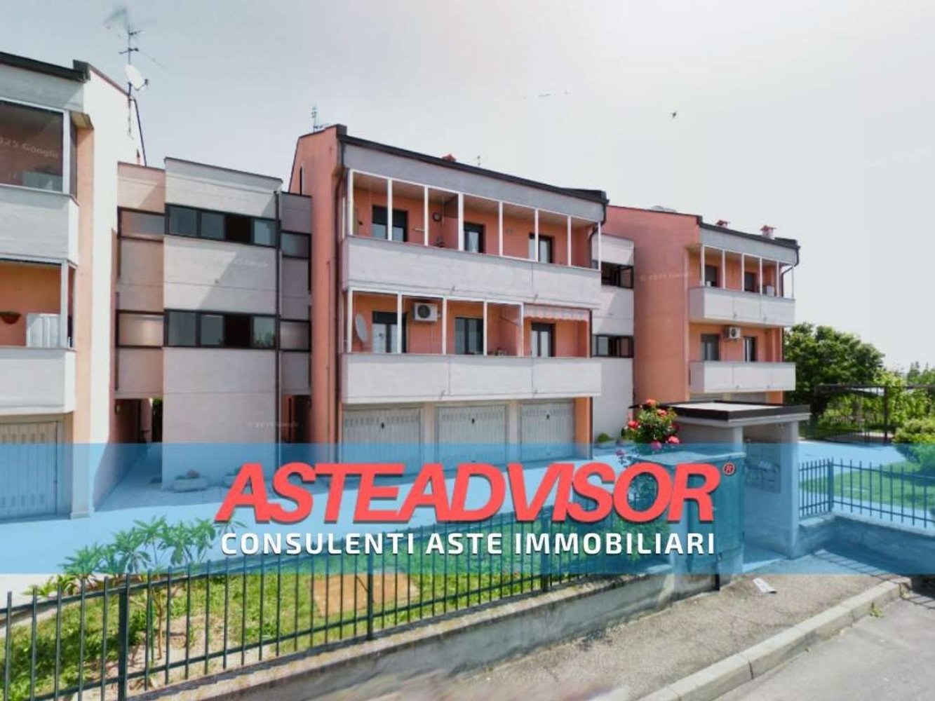 4 bedrooms Apartment in Valera Fratta, Italy No. 364622