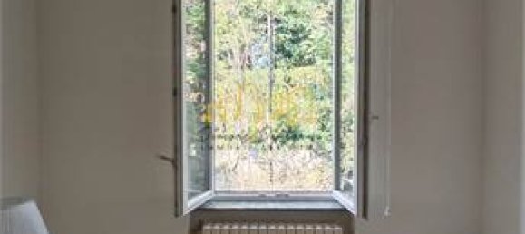 3-salle Appartement à Anzano del Parco, Italy No. 279099 12