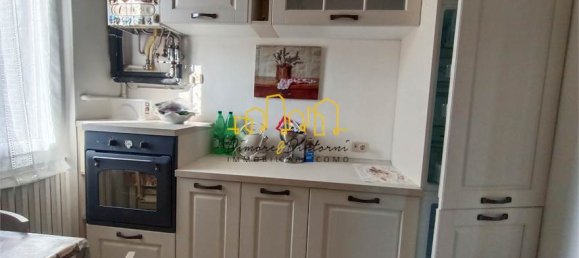 3-salle Appartement à Anzano del Parco, Italy No. 279099 19