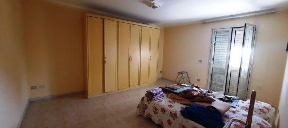 4-salle Appartement à Syracuse, Italy No. 288686 9