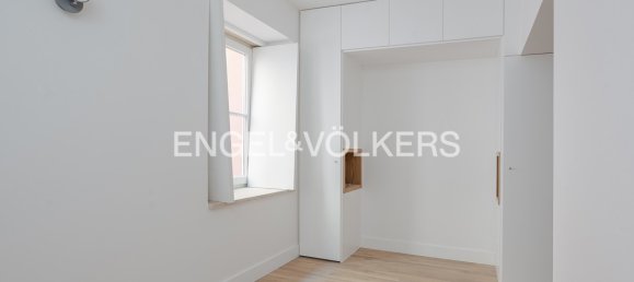 7 rooms Commercial property in Lisbon, Portugal No. 45453 10