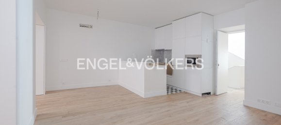 7 rooms Commercial property in Lisbon, Portugal No. 45453 9