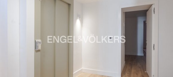 7 rooms Commercial property in Lisbon, Portugal No. 45453 5