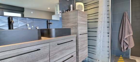 5 bedrooms House in Cambrai, France No. 54947 9