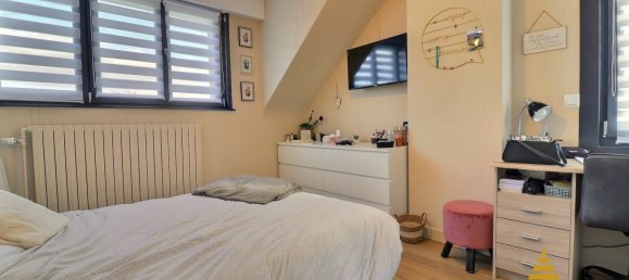 5 bedrooms House in Cambrai, France No. 54947 11