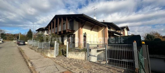 3 bedrooms Villa in Lurate Caccivio, Italy No. 14004 6