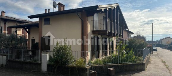 3 bedrooms Villa in Lurate Caccivio, Italy No. 14004 4