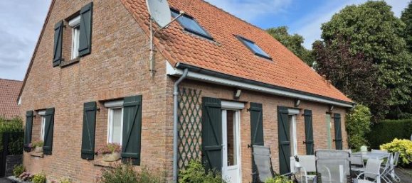 Casa de 4 dormitorios en Longuenesse, France No. 343225 2