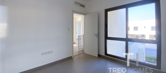 3 bedrooms Townhouse in Town Square, UAE No. 28982 9
