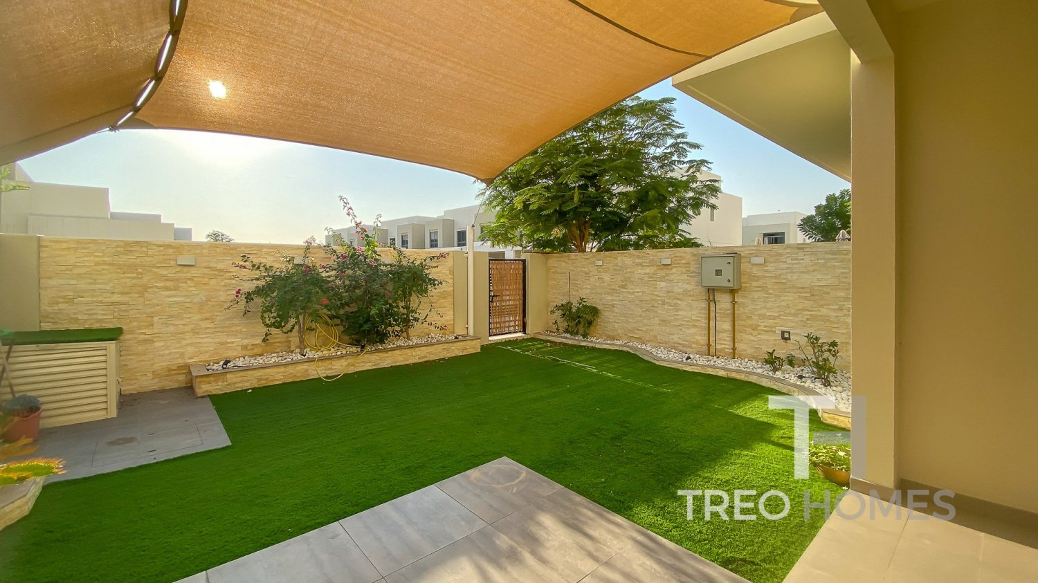 3 bedrooms Townhouse in Town Square, UAE No. 28982