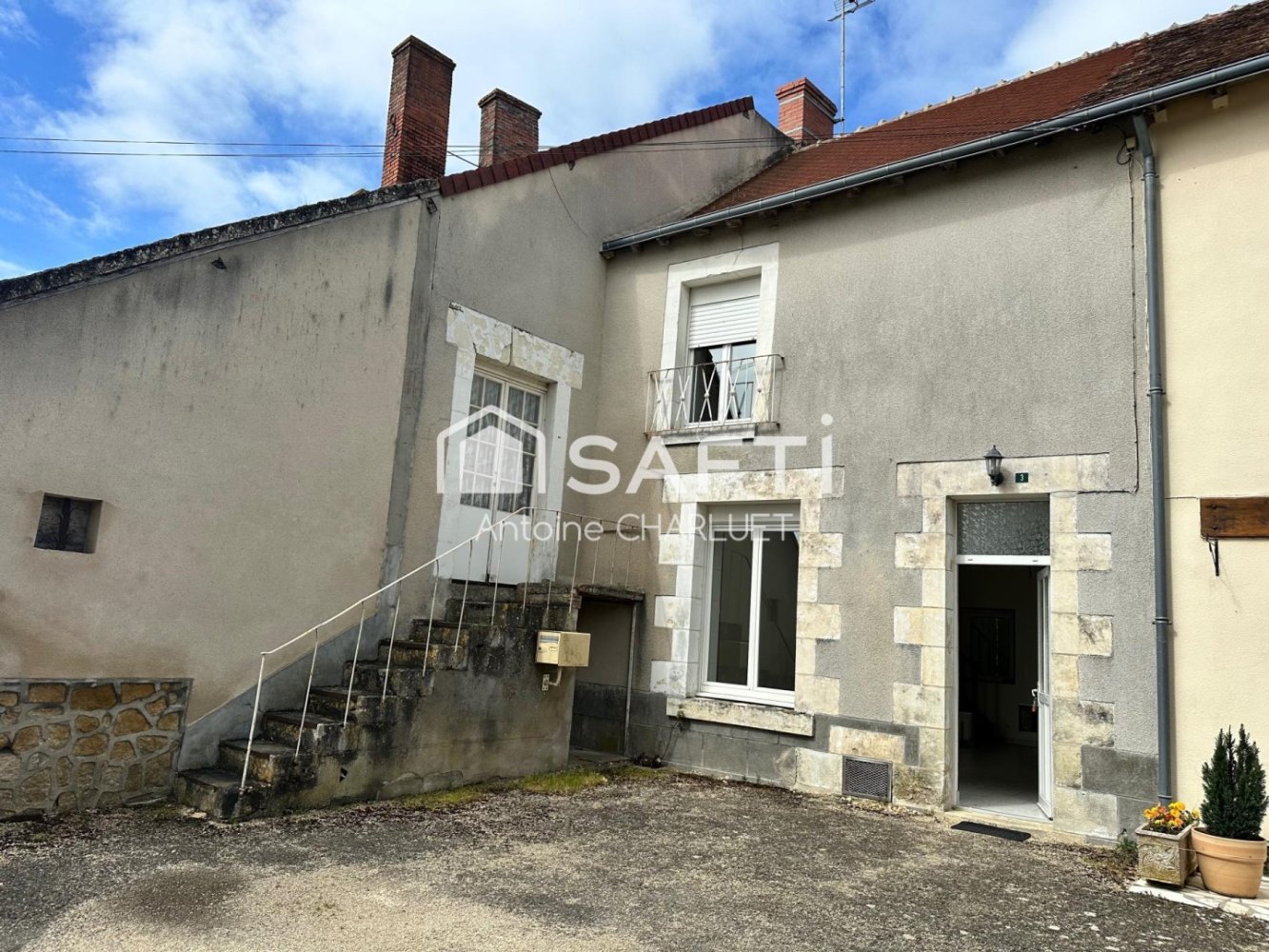 3 غرف نوم فيلا في Saint-Genou, France رقم 67990