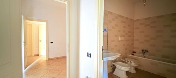 مكتب في Cagliari, Italy 52متر مربع رقم 371694 9