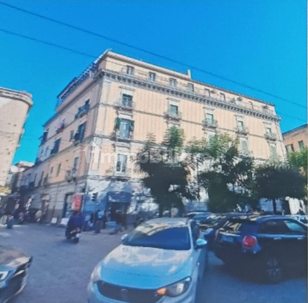 6 bedrooms Apartment in Naples, Italy No. 381311
