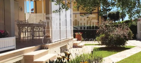 6 rooms Villa in Pietrasanta, Italy No. 81256 4
