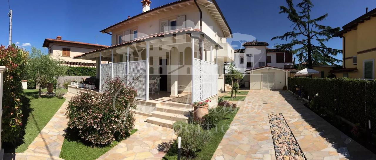 6 rooms Villa in Pietrasanta, Italy No. 81256