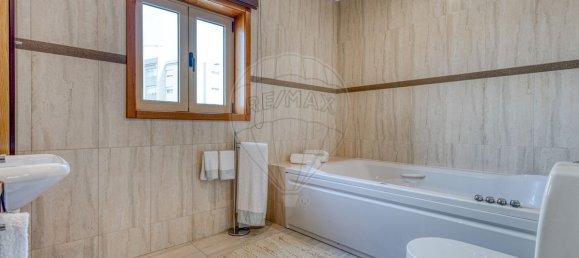 4 bedrooms House in Milheiros de Poiares, Portugal No. 21000 12