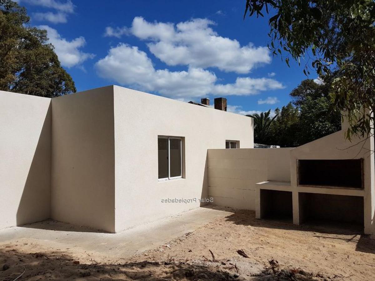 2 bedrooms House in Canelones, Uruguay No. 8577