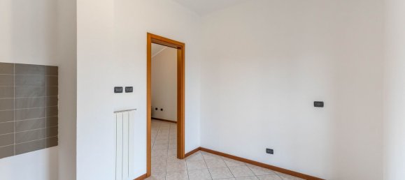 Квартира с 3 комнатами в Спино д’Адда, Италия № 270235 9