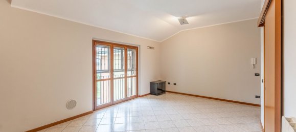 Квартира с 3 комнатами в Спино д’Адда, Италия № 270235 5