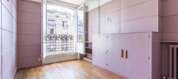 4 bedrooms Apartment in Paris, France No. 296006 10