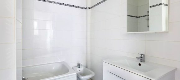 4 bedrooms Apartment in Paris, France No. 296006 12