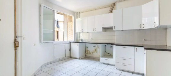 4 bedrooms Apartment in Paris, France No. 296006 7