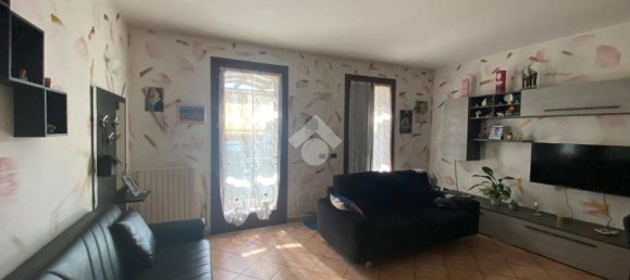 2 bedrooms House in Bovolone, Italy No. 347183 4