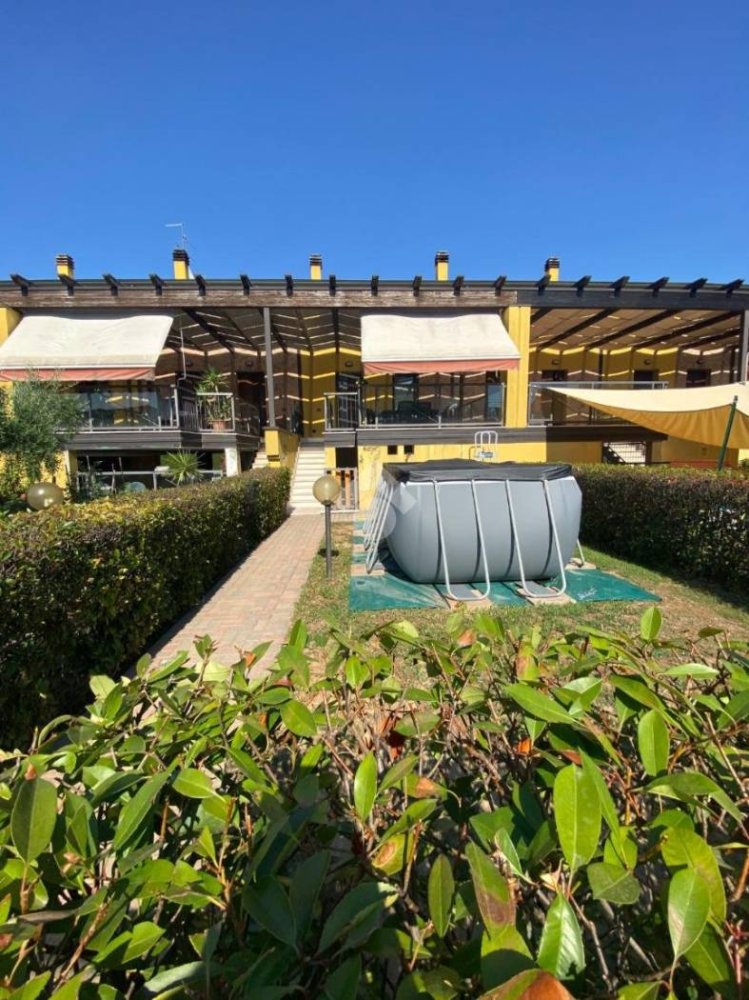 2 bedrooms House in Bovolone, Italy No. 347183