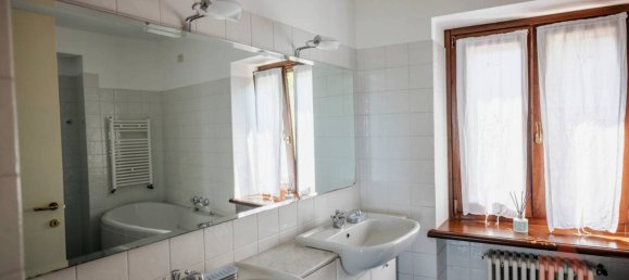 3 bedrooms House in Loranzè, Italy No. 297916 25