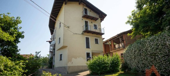 3 bedrooms House in Loranzè, Italy No. 297916 3