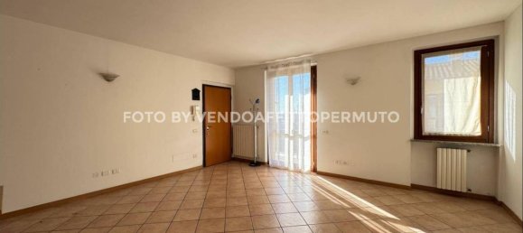 3 rooms Apartment in Palosco, Italy No. 102279 9