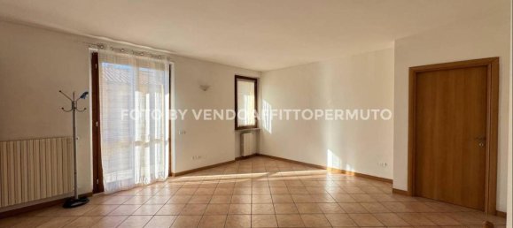 3 rooms Apartment in Palosco, Italy No. 102279 3