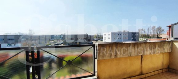 2 bedrooms House in Gerenzano, Italy No. 363238 11