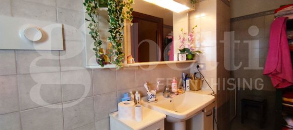 2 bedrooms House in Gerenzano, Italy No. 363238 18