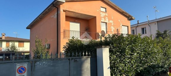 7-Zimmer Villa in Vaiano Cremasco, Italy, Nr. 136797 2