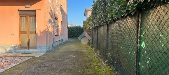 7-Zimmer Villa in Vaiano Cremasco, Italy, Nr. 136797 3