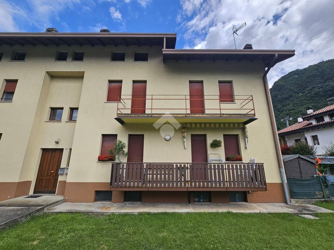 2 bedrooms Apartment in Fonzaso, Italy No. 299681