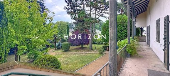 8 rooms House in Charnay-les-Macon, France No. 358933 2