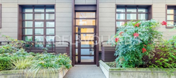 1 bedroom Apartment in Milan, Italy No. 246507 8