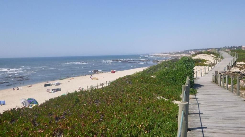 2000m² Land in Vila Nova de Gaia, Portugal No. 20803