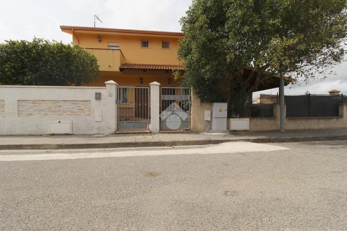 4 rooms Villa in Botricello, Italy No. 15513