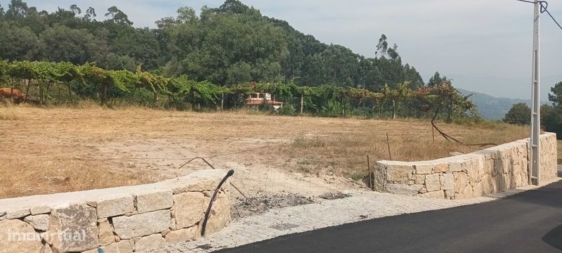 Terrain à Arcos de Valdevez, Portugal 1148m² No. 234358