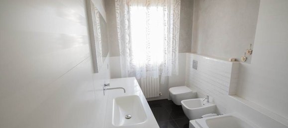 4-salle Maison à Santa Maria Nuova, Italy No. 111725 8