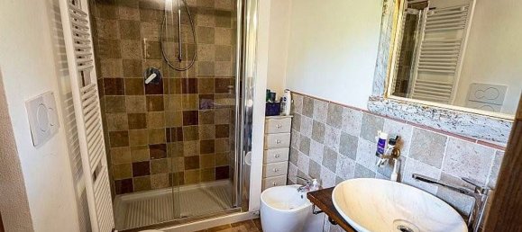 8 rooms House in Montaione, Italy No. 80572 9