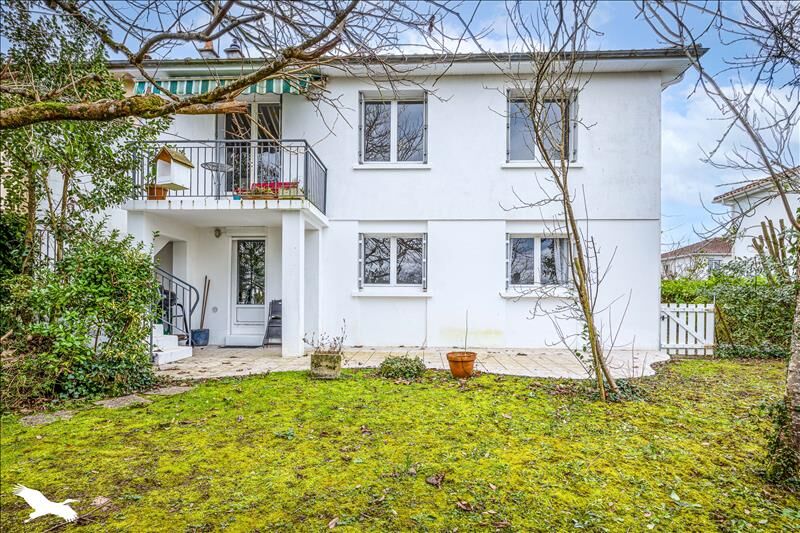 4 bedrooms House in Niort, France No. 342912