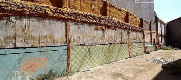 133m² Land in Onda, Spain No. 123707 3