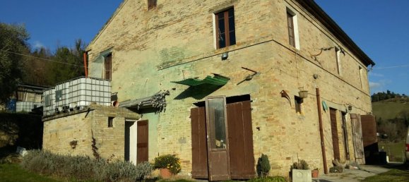 3 bedrooms House in Petritoli, Italy No. 68248 3