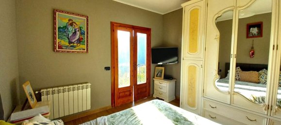 Casa de 7 habitaciónes en Avegno, Italy No. 129366 13