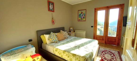 Casa de 7 habitaciónes en Avegno, Italy No. 129366 12